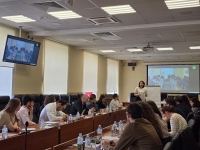 Рҧышәа еиздырҳаит. Аҧсны Аконституциатә ӡбарҭа Аппарат ахаҭарнакцәа азанааҭдырра аизырҳара иазкыз акурсқәа ирхысит.